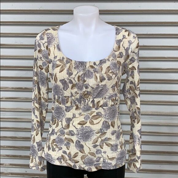 🛍️Access size medium sweet top - Picture 3 of 8
